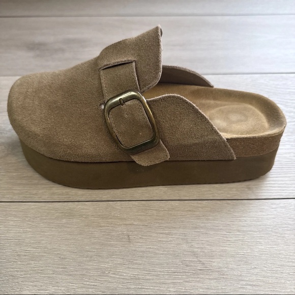 Cushionaire Blain Suede Platform Clogs Women's Size 9 Taupe Boho Slip On Mules - Picture 4 of 6